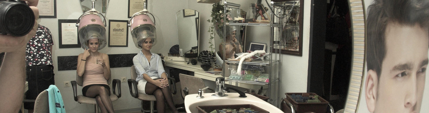 6129 friends in skirt and nylons shampoo and set by strong barberette in Darmstadt