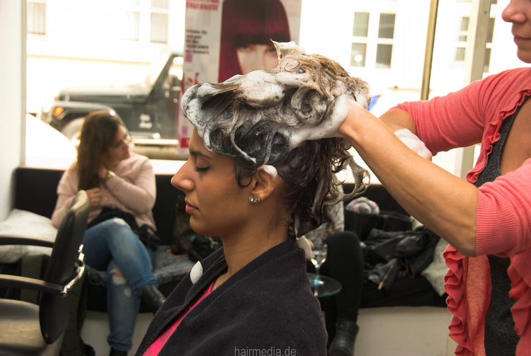 9053 Jemila thick hair