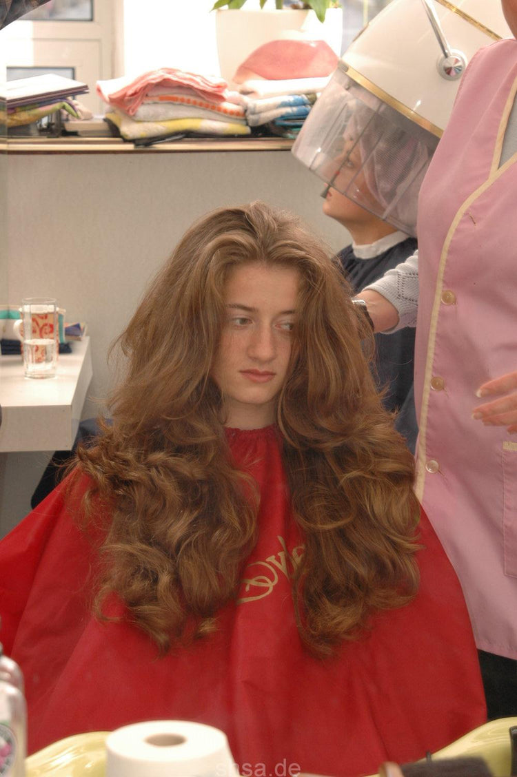 b002 Carla and Andrea XXL hair blow