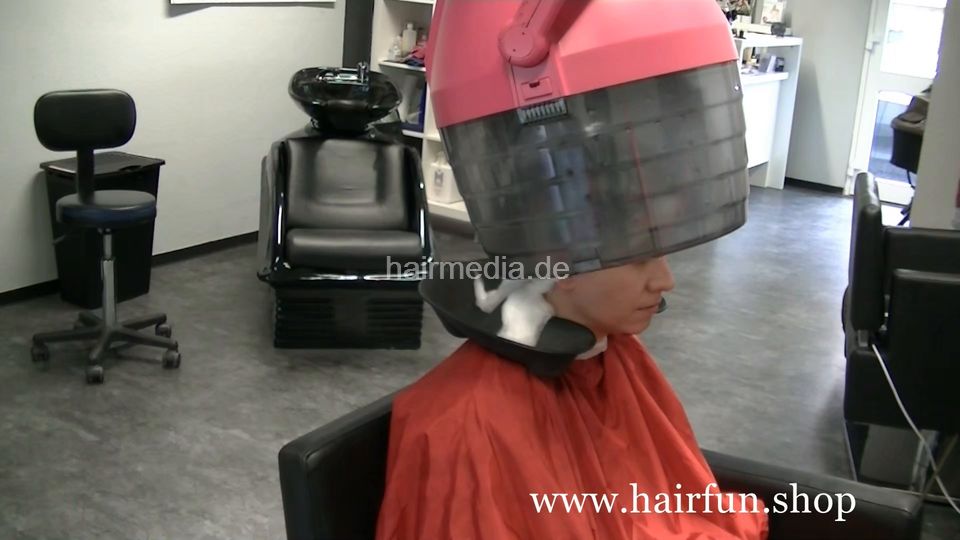 0721 Doro forced afro perm - pink hairdryer