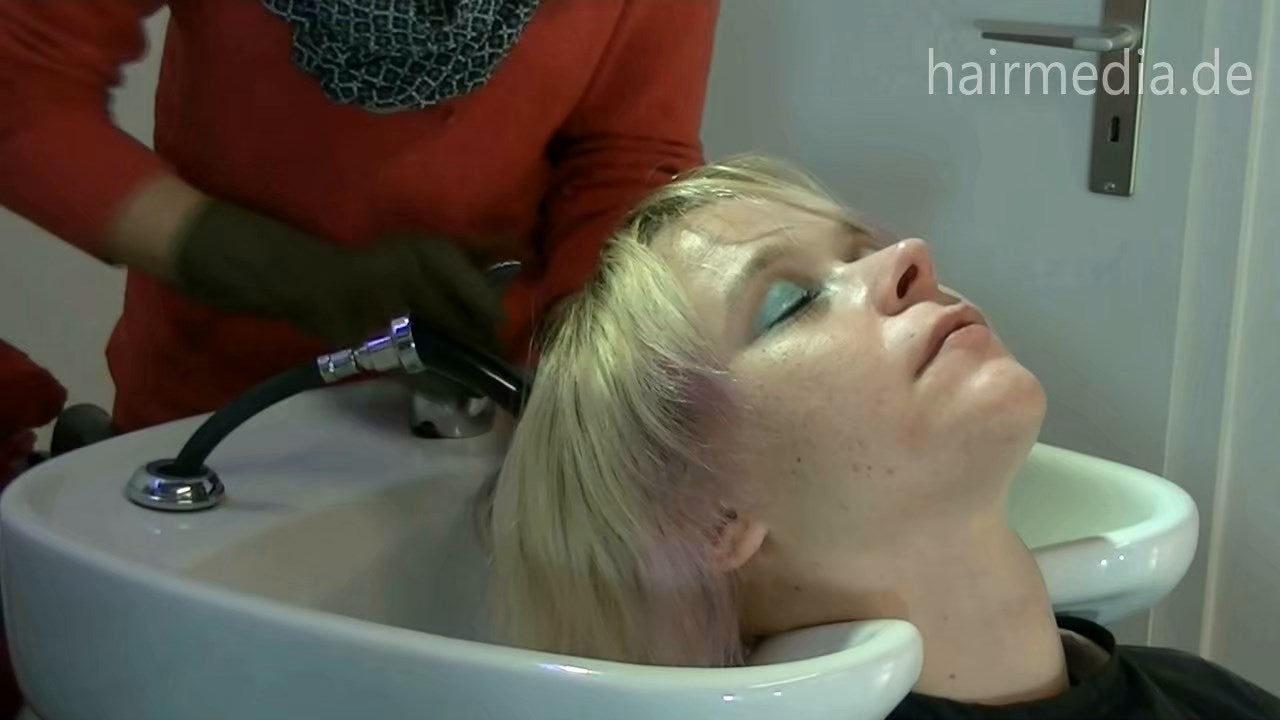 101 Ricarda perm - cut and shampoo part