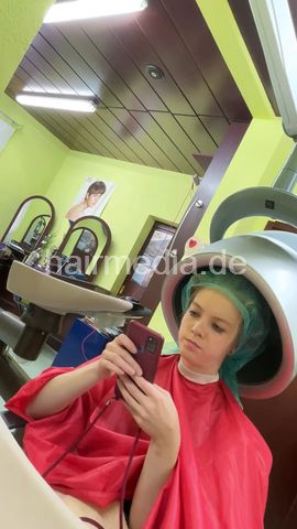 1050 250912 Emmi, teen forward shampoo and wetset, hooddryer by barber Livestream for download