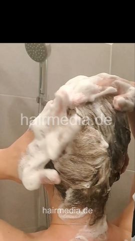 Merita blonde hair self shower shampooing and style