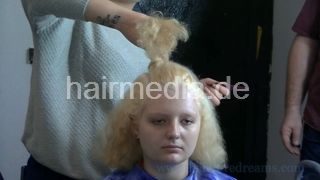 1118 Ismena Isi strands & style1