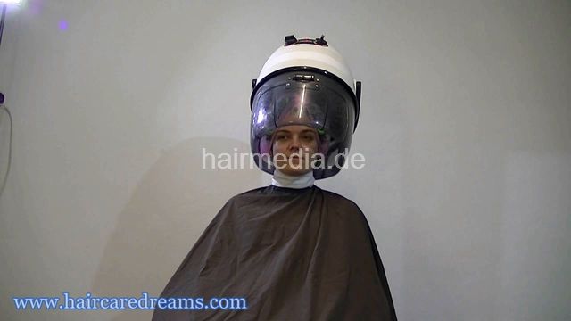 1305 VG rollerset by Melody in apron, multicape, multidryerhood