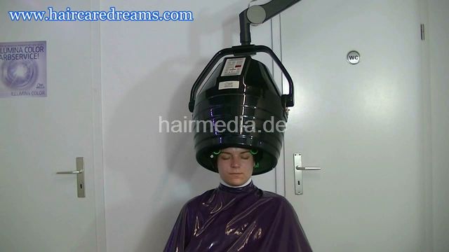 1305 VG rollerset by Melody in apron, multicape, multidryerhood