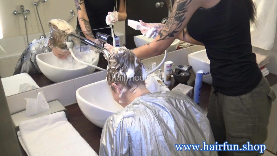 1579 Denis hotel bath shampoo