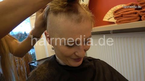 8200 Joanna 15 firm dry buzzcut and headshave while daughter is angry, by Zoya