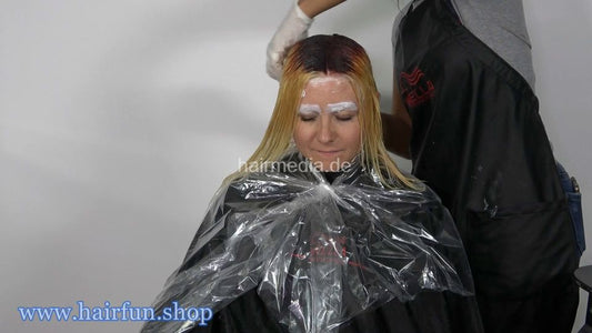 1606 Jenny wird rot gefärbt - going red by Melody