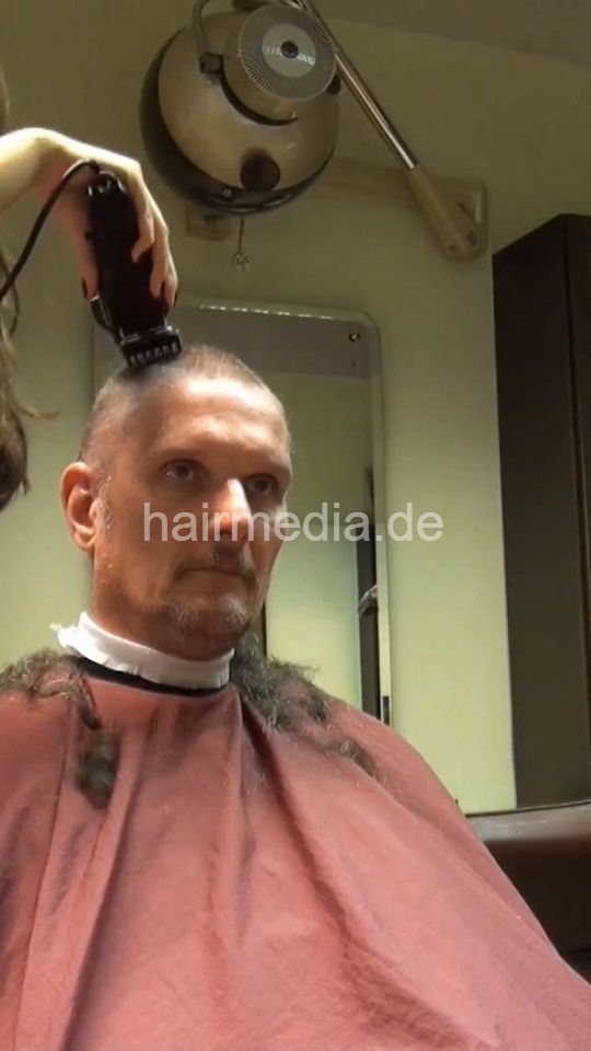 1050 HF N.V. by barberette Isabella and KristinaB shampoo and buzz private livestream