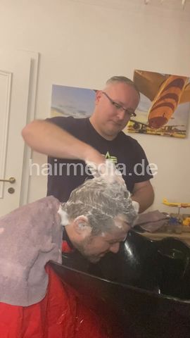 2012 20250116 Shampoo upright and forward and buzz