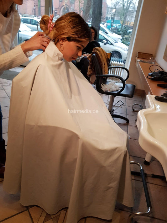 9083 MaryG and Yasemin haircut, shampooing and caping session pictures