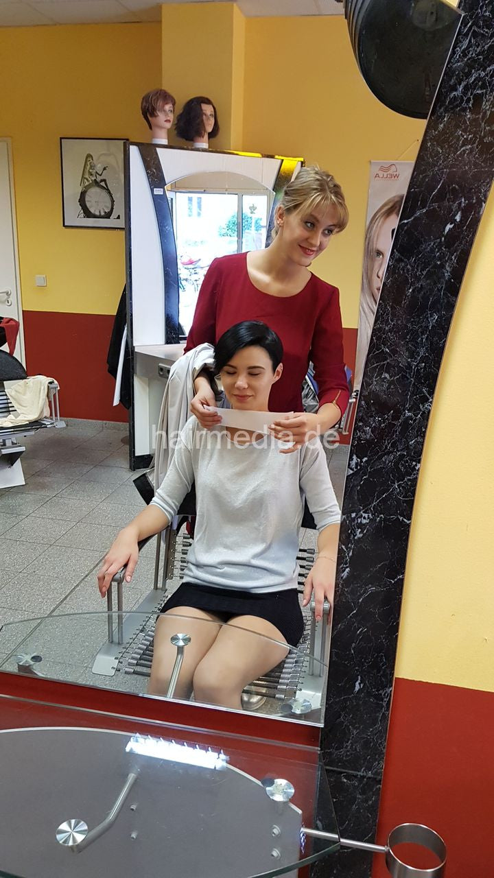 1039 Julija and Walentyna caping pictures