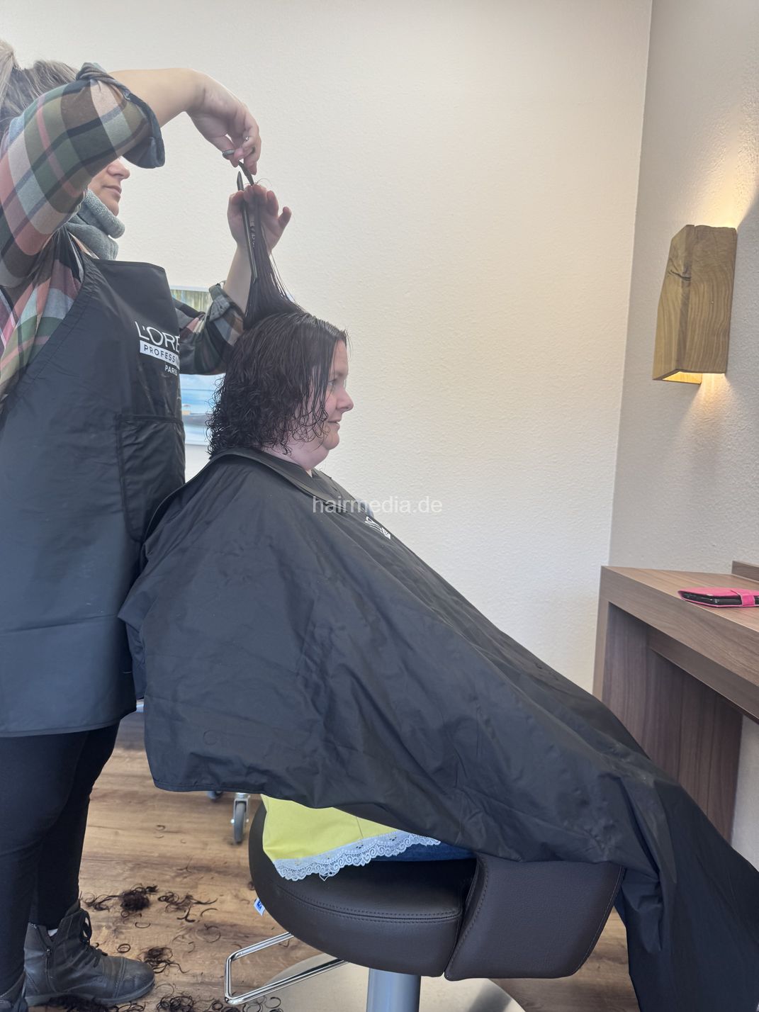1269 Mike Perm and Yvonne Coloring Shampoo, Cut in salon slideshow and videos
