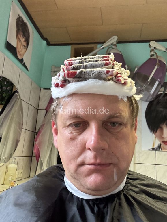 1269 Mike 251021 GDR Salon forward shampoo and perm by barber