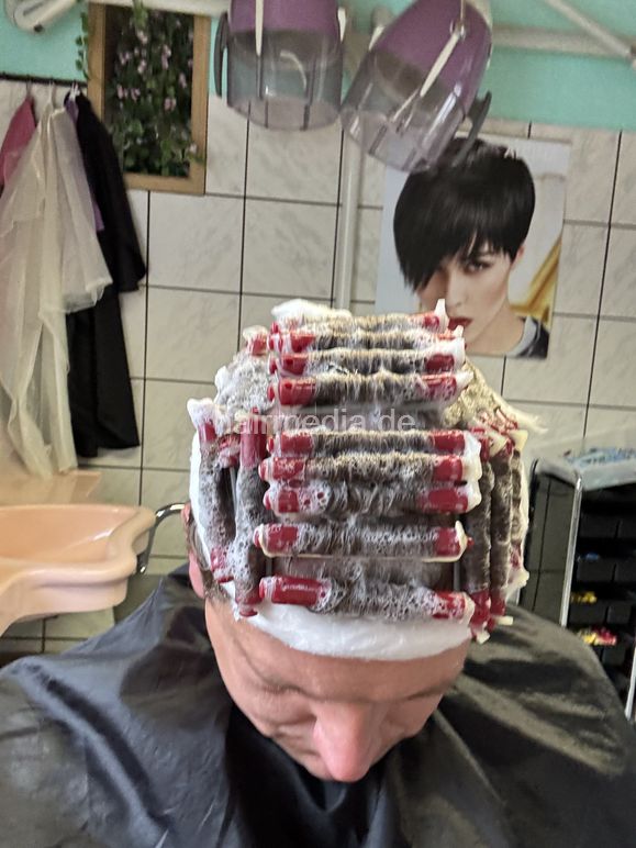 1269 Mike 251021 GDR Salon forward shampoo and perm by barber