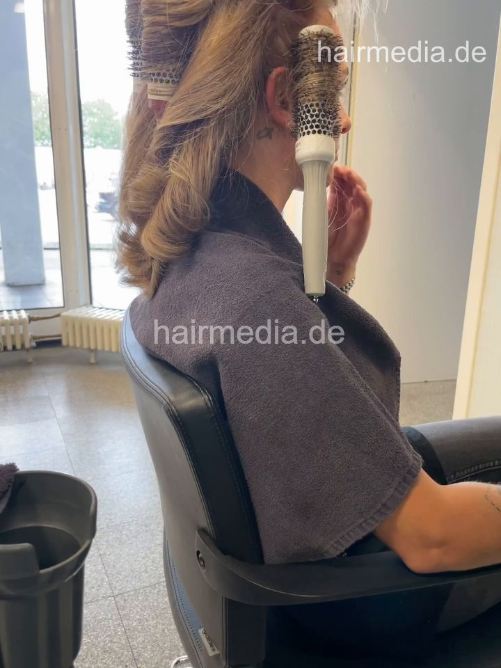 1235 MeikeR salon backward shampoo and blow dry