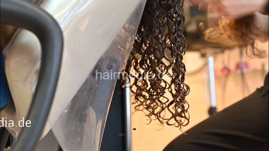 7206 Ukrainian hairdresser in Berlin 240331 Part 4