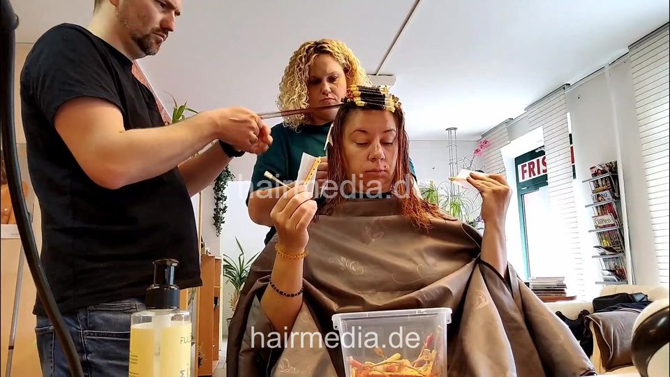 7206 Ukrainian hairdresser in Berlin 240331 darkblonde 2 perm