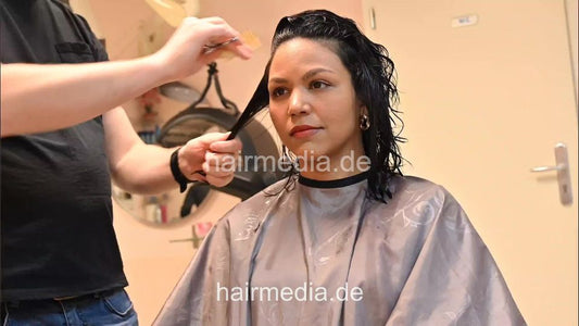 7206 Ukrainian hairdresser in Berlin 240331  black model 2 cut and blow