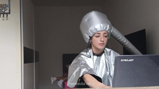 1207 Leyla casco silver at home 240519