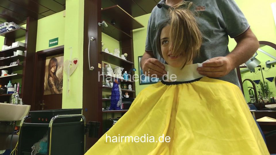 8173 Barberette Leyla by salonbarber 1 caping multicape dry buzz trial - facecam