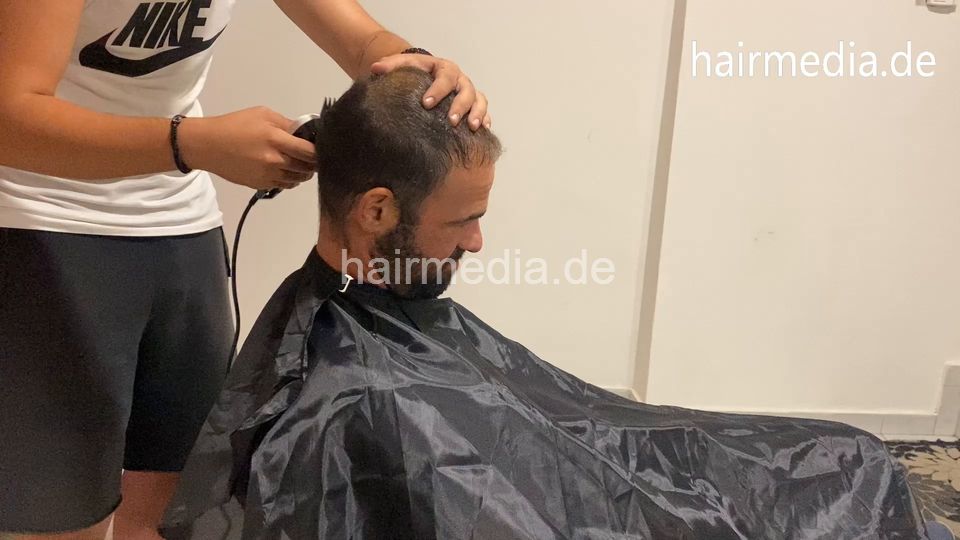 2032 Nikos Barber Kosta 2 mtm haircut buzz