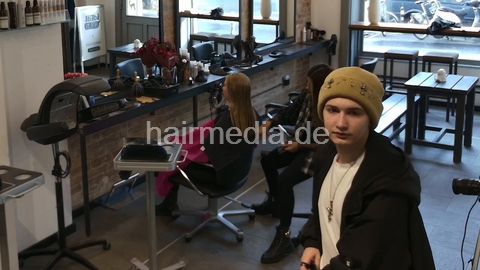 Artur waiting along with NatalieK in Zoya´s salon for the barber