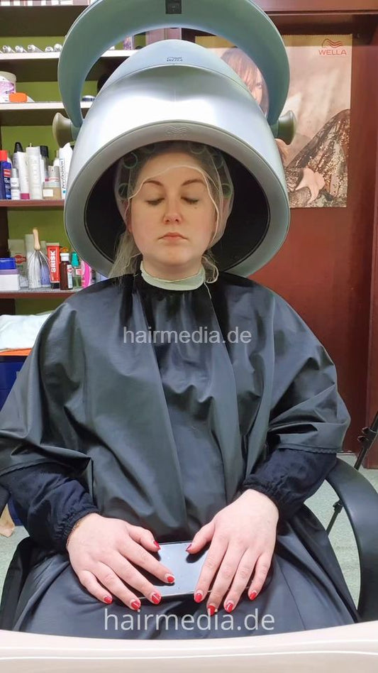 NadineD by barber 4 wetset vertical video