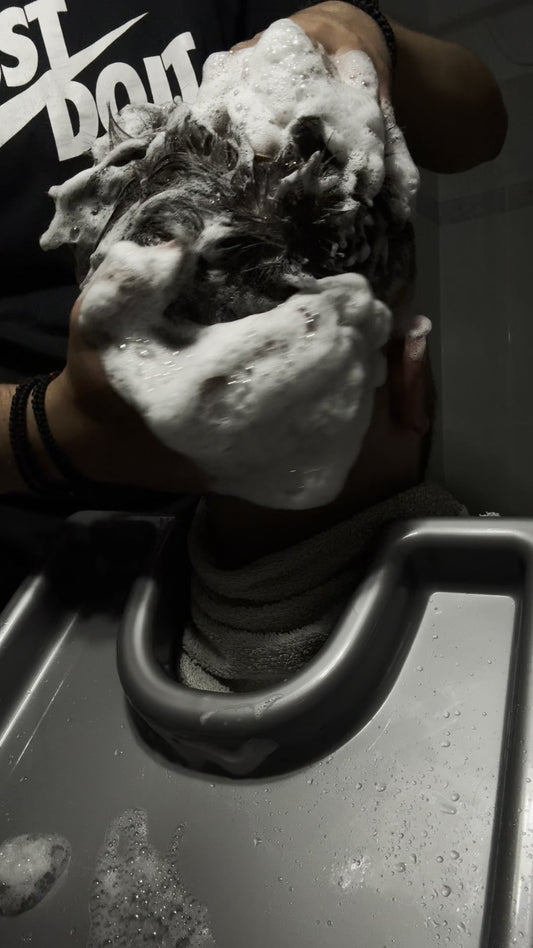 Nikos Barber darkroom shampoo mtm