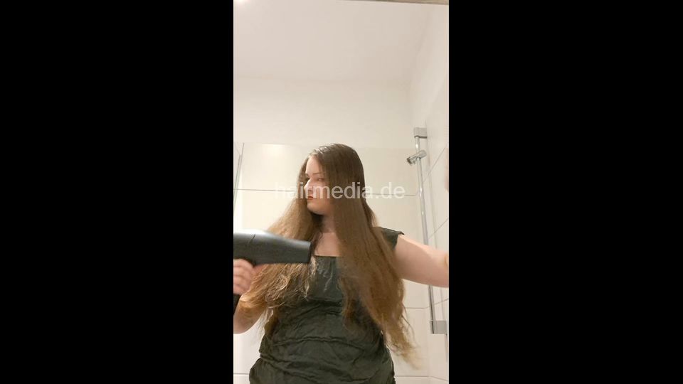 AnjaB XXL hair self shampoo and blow forward at home