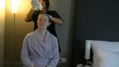 251118 Meredith Hotel Extreme Shampoo by Melody