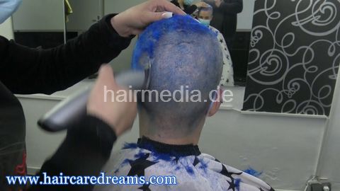 263 LB Glatze - headshave