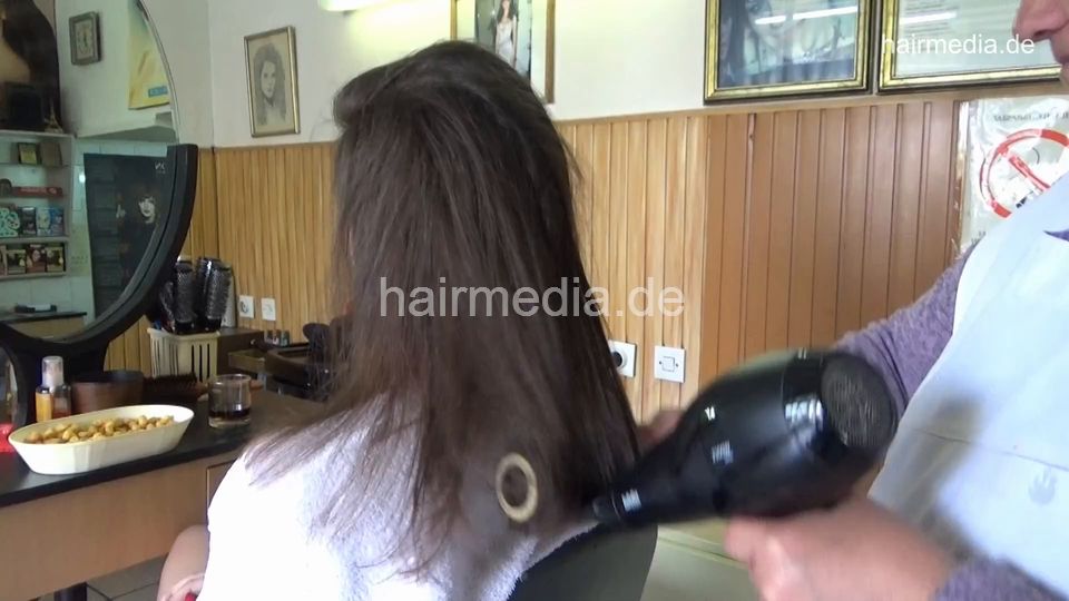 6221 two girls: JelenaK shampoo, haircut by vintage barber and barberette