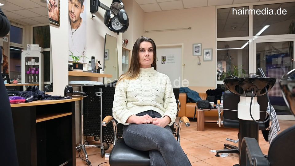 543 Agnieszka by LinaW 02 forward wash and blow styling again, fresh styled hair