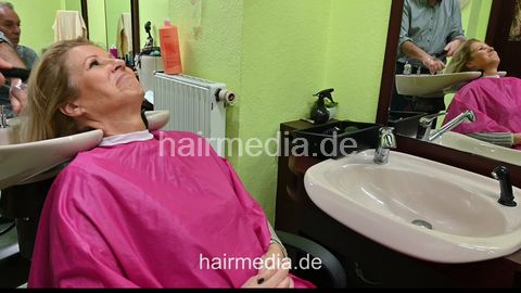 Barberette AlexD by barber shampoo and blow controlled by Sigi