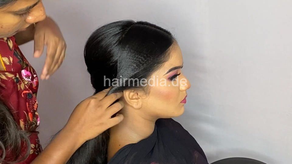 9149 Beautiful Bride Riddham Bun Hairstyle For Her Wedding