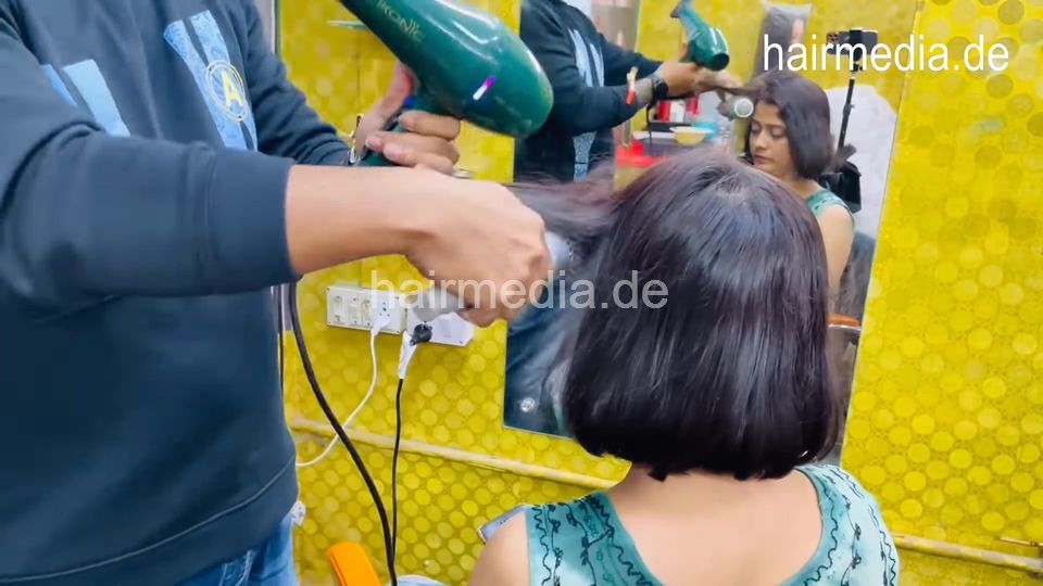 9149 Bob Haircut Of Cute Anita