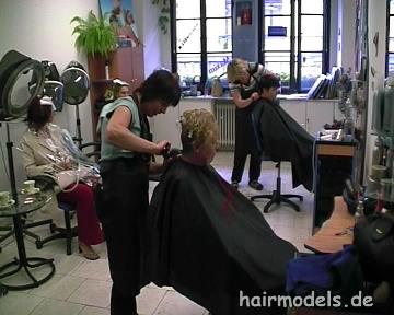 132 a day in CZ salon 1990