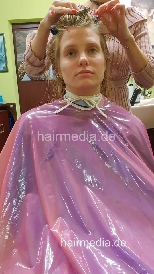 6222 Chiara 2 wetset by Leyla multicape - vertical video