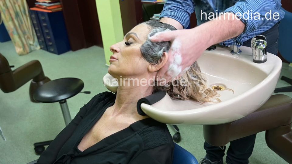 6227 Dzaklina by barber 1 backward shampooing and hair care