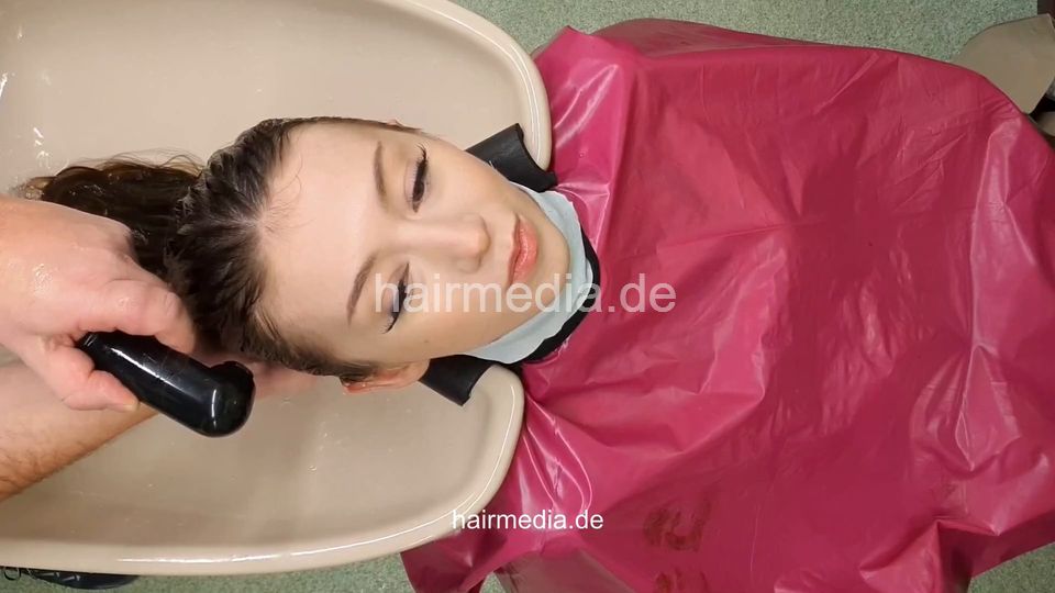 2303 HannaW cap frosting 4 shampooing ceiling cam by salonbarber
