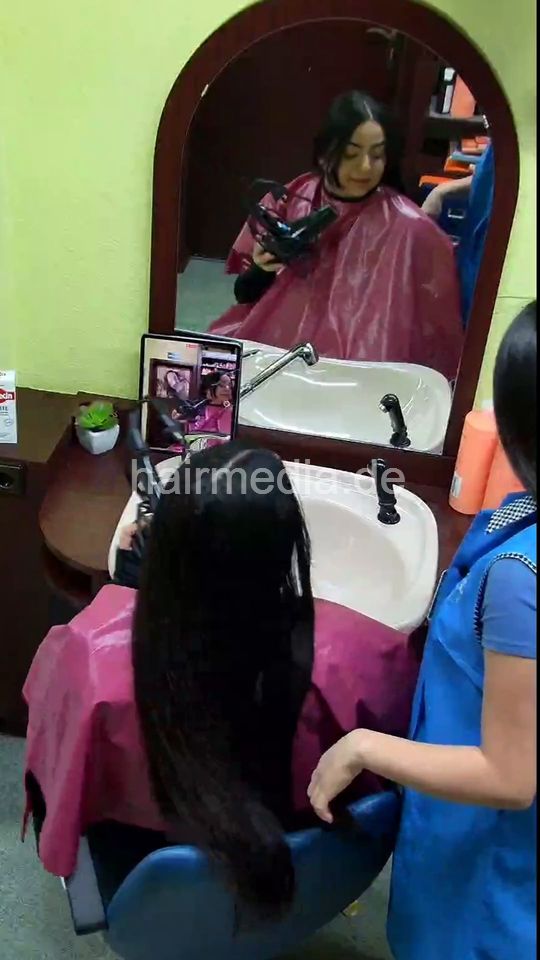 1249 Fatima XXL hair barberette at work complete session vertical video