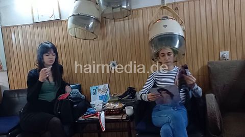 November Smoking Girls - IvanaSP shampoo by barber, wetset, by barberette in smoky salon