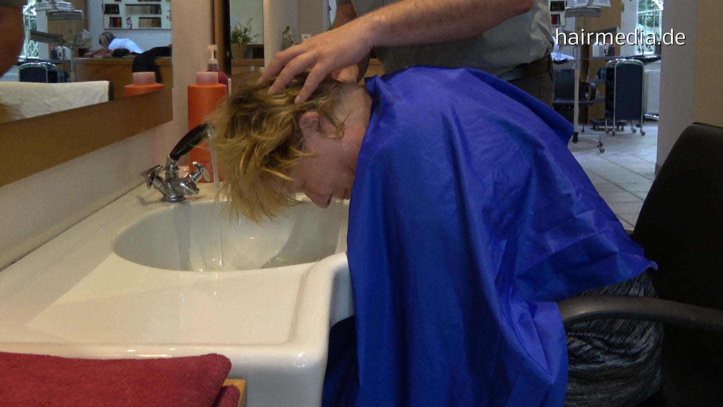 532 JacquelineD 1 in the bowl forward shampoo hairwash by barber