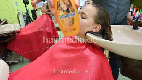 Jamilla teen barberette student second day backward wash and wetset by barber - maincam