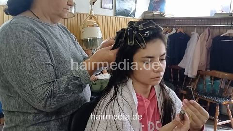 6233 Autumn Girls JellenaMi teen shampoo by barber, wetset metal rollers by barberette