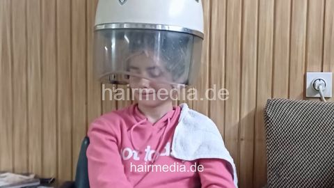 6233 Autumn Girls JellenaMi teen shampoo by barber, wetset metal rollers by barberette