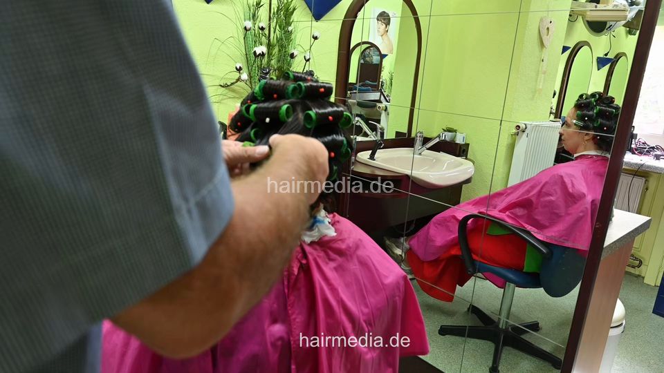 JuliaSchm backward sesson 2 wetset mature lady by barber, metalrollers, hairnet