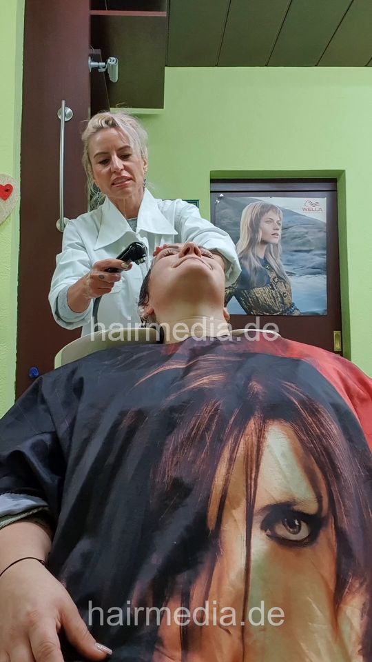 1246 Katja 1 by Alena apron shampooing backward vertical video